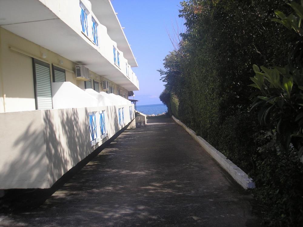 Francisco Beach Hotel Agios Andreas  Eksteriør bilde