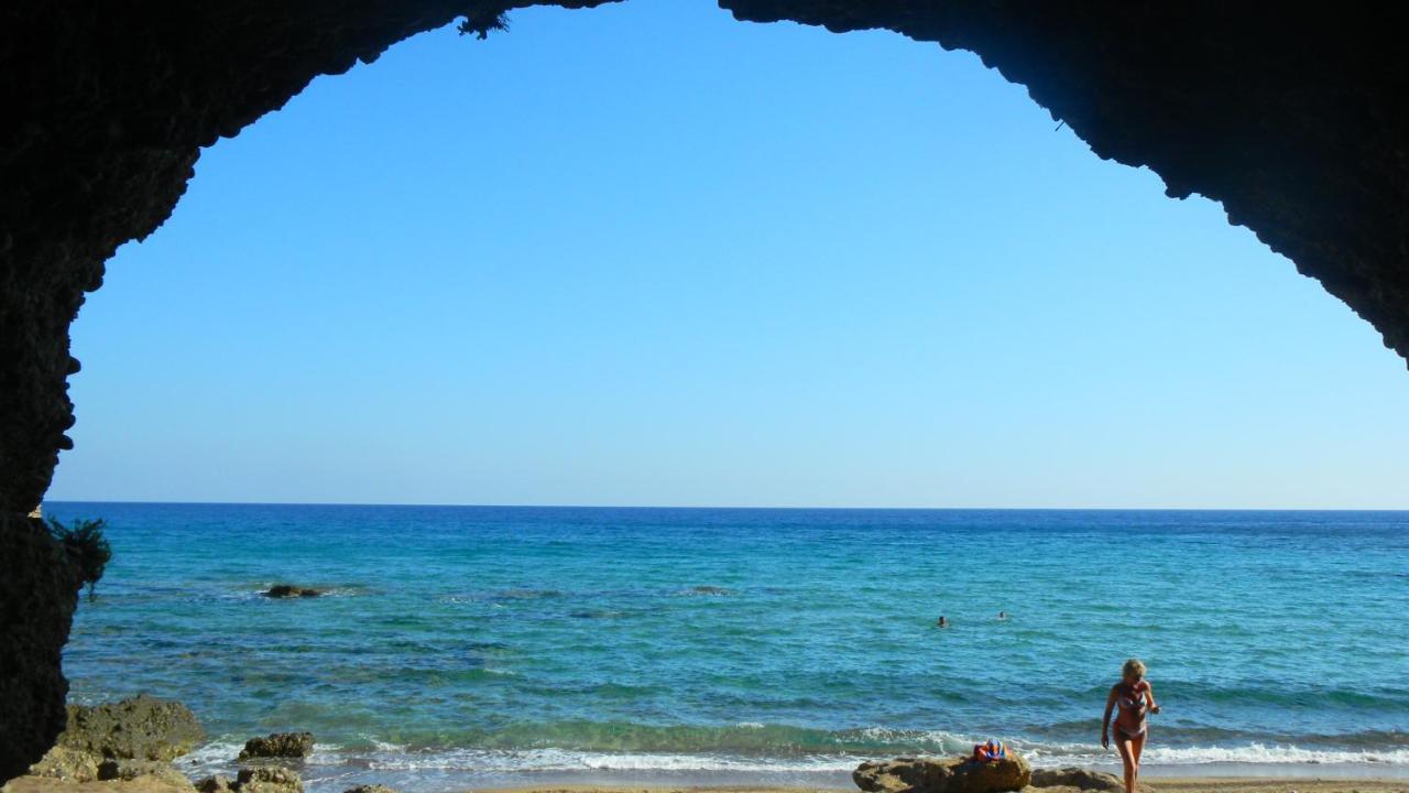 Francisco Beach Hotel Agios Andreas  Eksteriør bilde